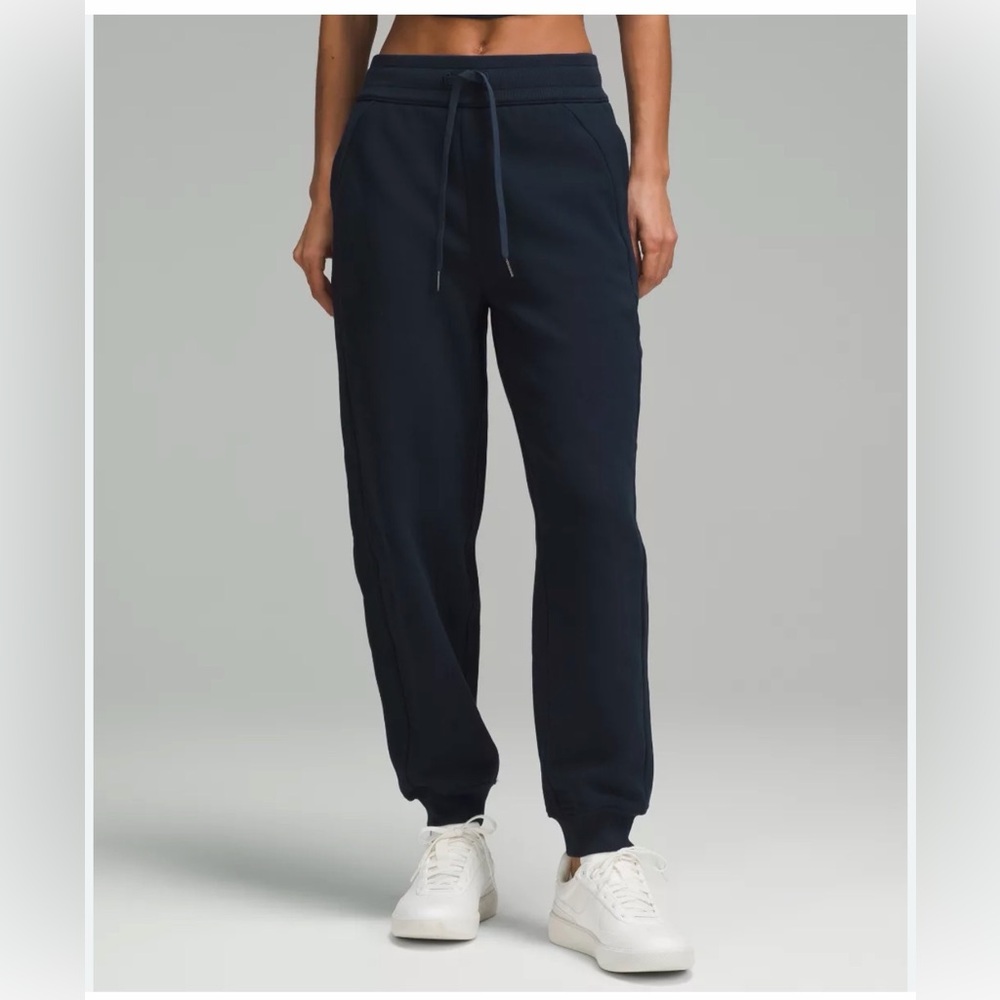 Lululemon Scuba High-Waisted Loose-Fit Sweatpants
Size 0 (Full Length) - Picture 1 of 7